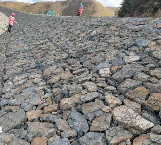 نظام جدار جابيون ساند | تثبيت المنحدرات بالجاذبية